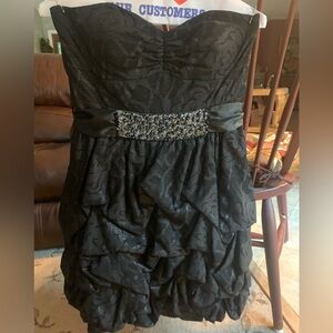 Ladies black strapless mini dress